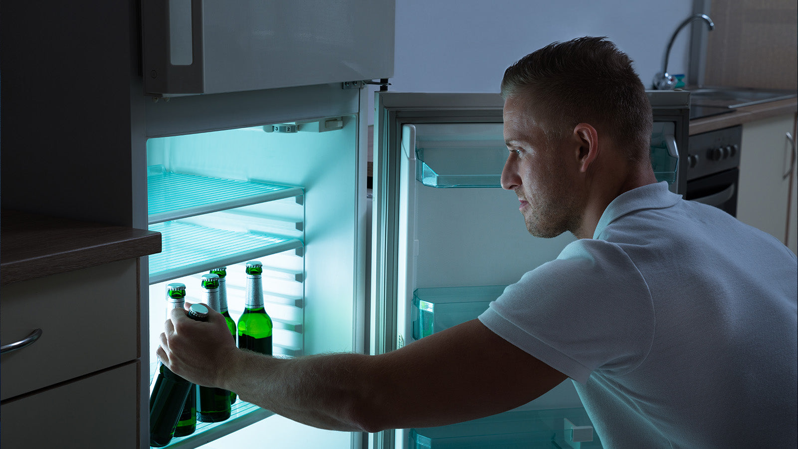 Alcohol and Sleep: What Happens If You Drink Before Bed?